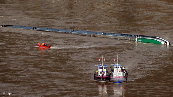 The Waldhof has been blocking shipping on the Rhine since January 13