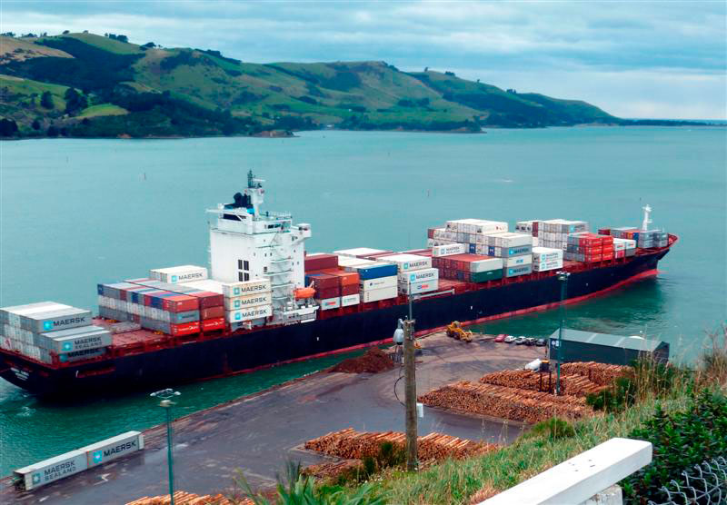 Maersk Dabou IMO 9295402, dwt 52786, capacity 4132 TEU, built 2005, flag Liberia.