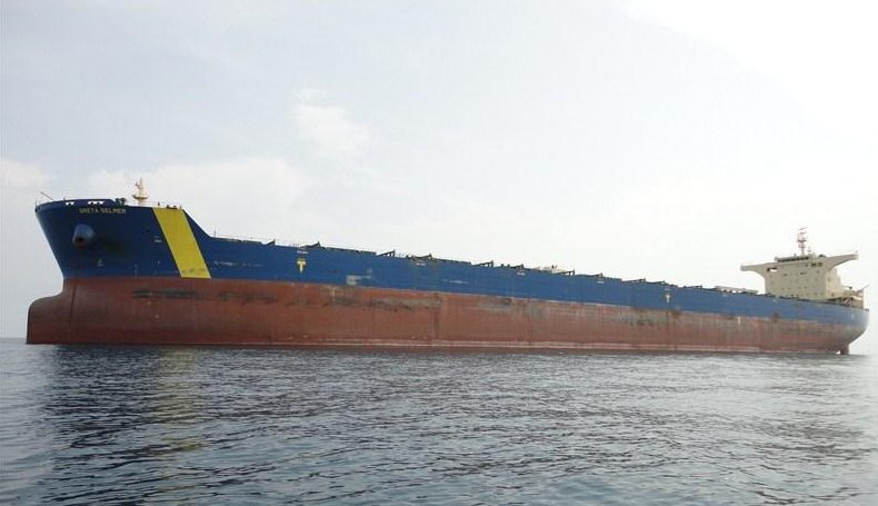The 292 meter long, 175181 dwt bulk freighter Greta Selmer went aground on the St. Lawrence River near Sainte-Pétronille, Quebec. 