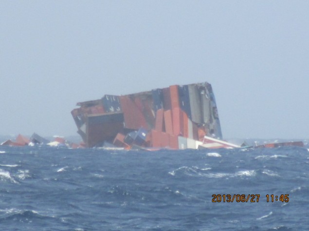 Stern section of MOL COMFORT sinking