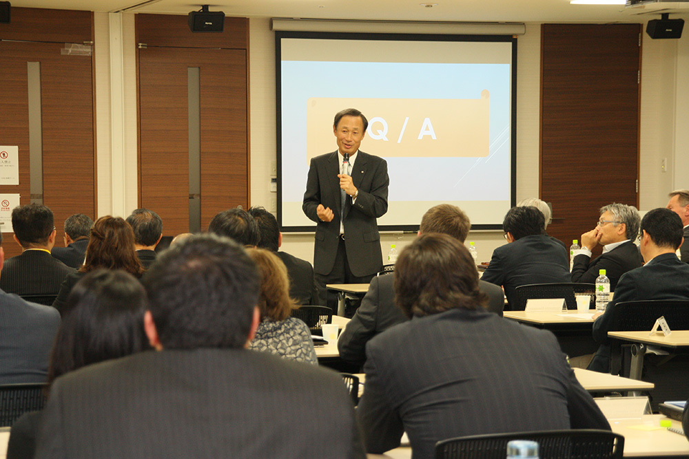 NYK president Yasumi Kudo commenting on the presentations made by the Global NYK/YLK Week participants.