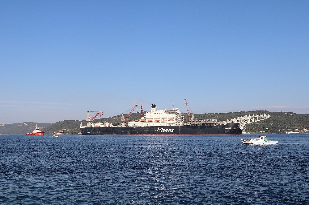 2018/06/giant-ship-pioneeriing-spirit-passed-through-the-strait-of-dardanelles-20180619AW42-1.jpg