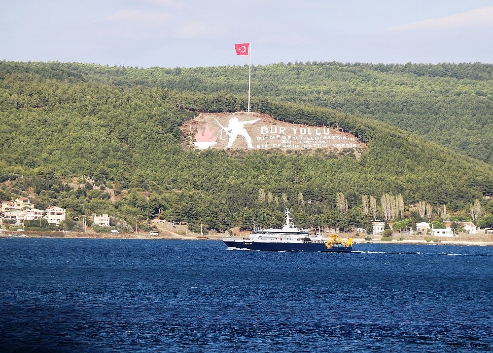 2018/09/russian-search-and-rescue-vessel-passed-through-the-strait-of-canakkale-20180920AW49-1.jpg