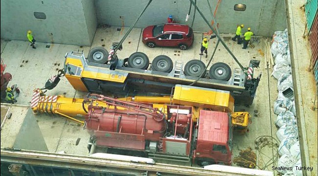 Crane crashed into cargo hold