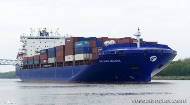 Two lost containers located in 35 meters depth
