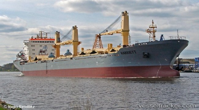 Bulkcarrier refloated after more than two weeks
