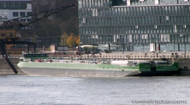 Tanker hit railway bridge