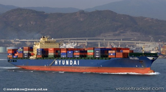 HHLA Transports Ship Propeller for Hyundai Supreme