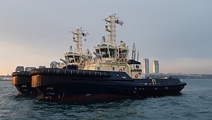 Redwise safely delivers two UZMAR tugs to Australia