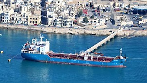 Tanker captain charged with manslaughter: Covered the evidence by repainting!