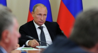 Putin revives plans for Arctic coastal railway linking Yamal gas fields