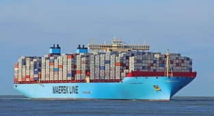 Maersk Raises its 2021 Profit Forecast by Another $5 Billion: Best three months in company history!