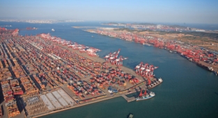 China ports container volumes rise 7pc to 283m TEU in 2021