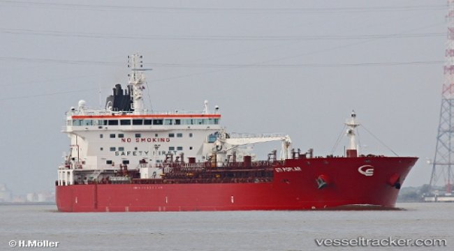 Tanker damaged oil pier