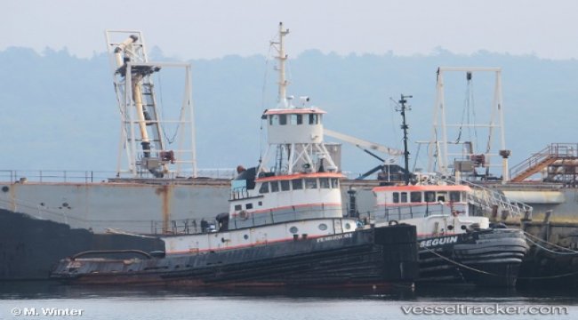 Tug becoming artificial reef