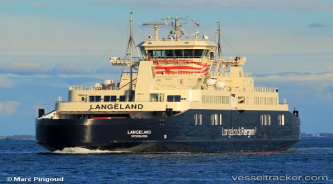 Allision disabled ferry